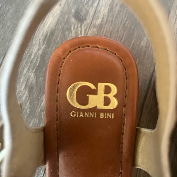 Giani Bini Cheetah Print Platform Sandal - Picture 2 of 6